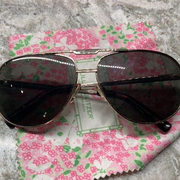 Lilly Pulitzer brown aviator sunglasses - Picture 3 of 3